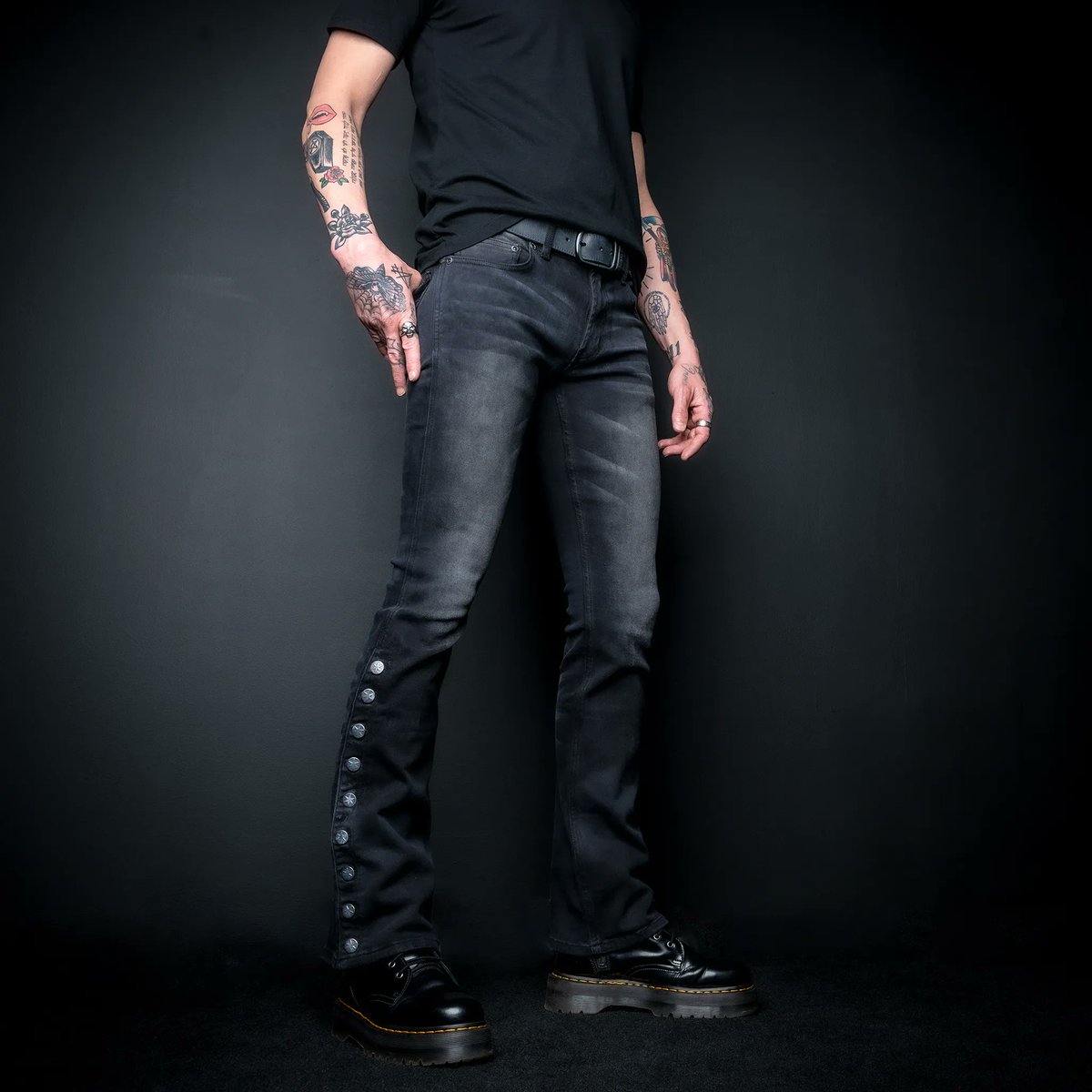wornstar's tweet photo. NEW Hellraiser Side Button - Vintage Black | https://t.co/NYiPYD5QXU
#wornstar #wornstarclothing #rocknrollclothing #streetstyle #essentials #stagewear #vintageblackpants #sidebutton #wornintowearout #livelifeloud https://t.co/79vM4pKSRN