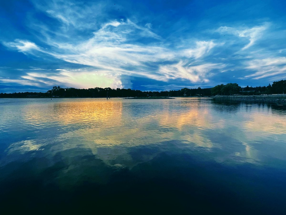 Sunset on Rainbow Lake. Lakeside, Az

#scenicsunset