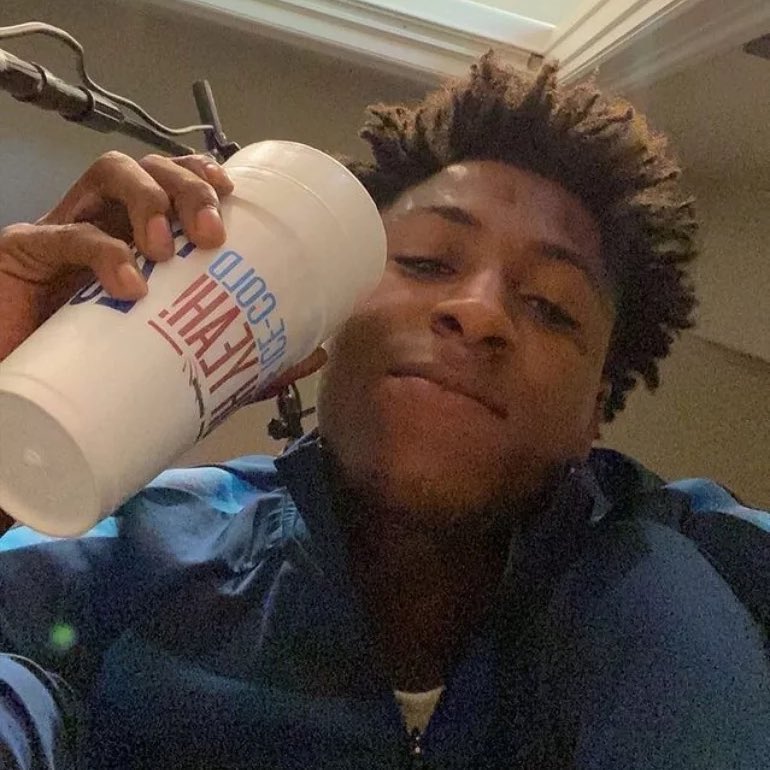 Mustafpro10's tweet photo. NBA YoungBoy est le plus jeune artiste à gagner plus de 100 singles et albums certifiés RIAA 🐐 https://t.co/IKIm0hzGzt