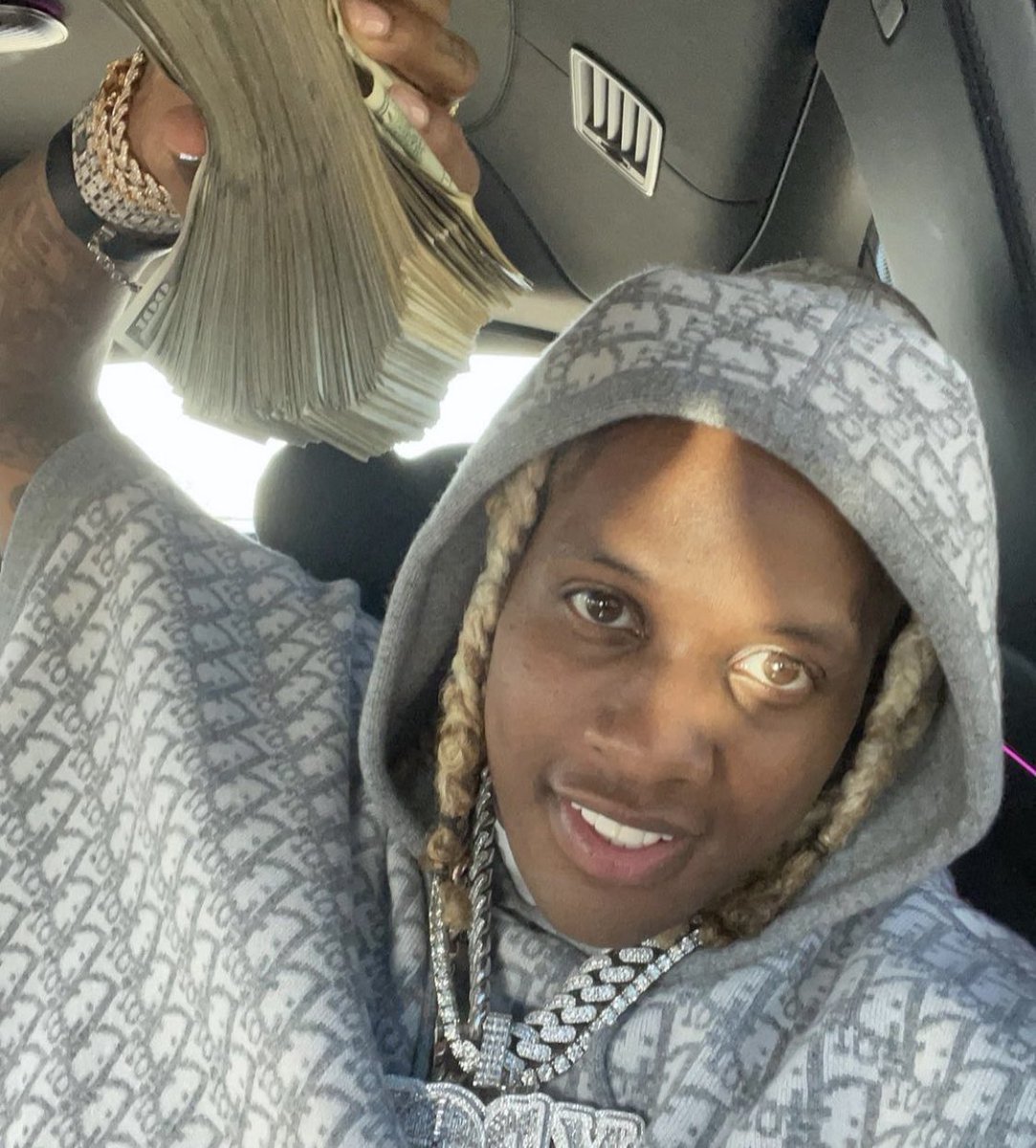 Mustafpro10's tweet photo. L'album '7220' de Lil Durk s'est vendu à plus d'un million d'exemplaires aux États-Unis 💿 https://t.co/AEADnjBh2L