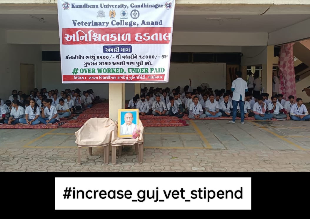 लाज़मी है हमारा हर रोज़ समाचार की सुर्खियों में समां जाना,सड़को पर संघर्ष करता राष्ट्र का जो सम्मान हैं..!!
लडेंगे जीतेंगे हक लेकर रहेंगे#indefinite_strike
#Increase_Guj_Vet_Stipend
<a href="/PMOIndia/">PMO India</a> <a href="/CMOGuj/">CMO Gujarat</a>
<a href="/RaghavjiPatel/">Raghavji Patel</a> <a href="/sanghaviharsh/">Harsh Sanghavi</a>
<a href="/PRupala/">Parshottam Rupala</a> <a href="/KanuDesai180/">Kanu Desai</a>
<a href="/Divya_Bhaskar/">Divya Bhaskar</a>
<a href="/sandeshnews/">Sandesh</a>