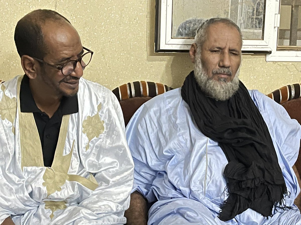 CheikhWahou's tweet photo. وكان ختامها مسكٌ في منزل شيخنا العلامة الشيخ سيدي محمد الفخامة بمأدبة عشاء فاخرة  على شرف الجمع المبارك.

وفي نهاية المجلس دعا لنا الشيخ من كُنوز دعاء وورد الأولياء ومناجاة الأصفياء. https://t.co/UhRF48SJ9J