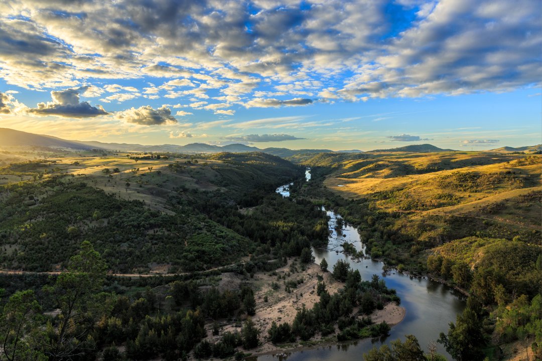 DajenkPhotos's tweet photo. A fresh edit of a Shepherds Lookout sunset with some lovely late afternoon light - Canberra. #naturephotography #photography #australia #sunset #shepherdslookout https://t.co/OXswOAcJfZ