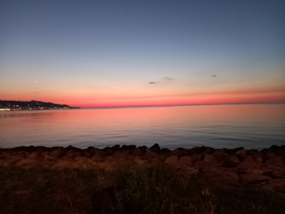 good morning my family I woke up to catch this natural wonder for you. But it was worth it...