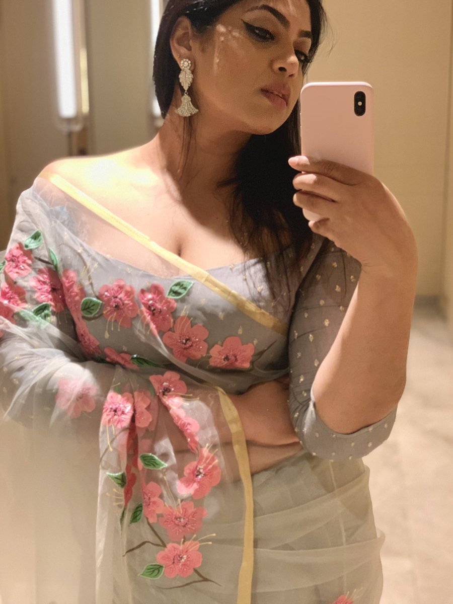 𝐑𝐀𝐈𝐍𝐈 රෛනි ♪ tweet media