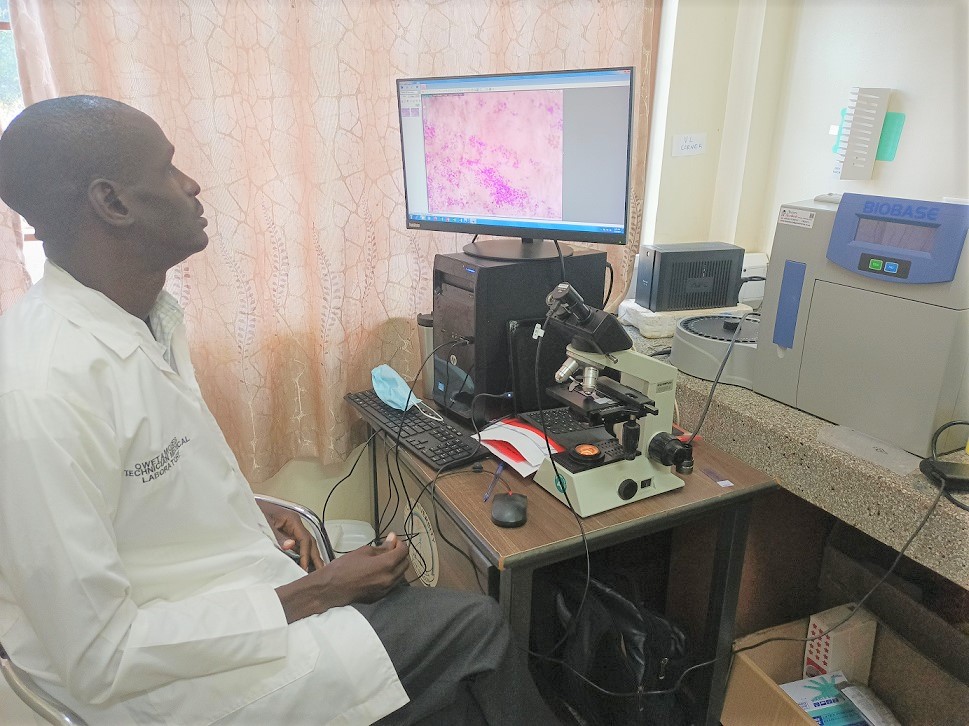 LIRA_UNIVERSITY's tweet photo. Lira University Teaching Hospital acquires modern medical equipment, embraces Telemedicine services.
Dr Okello Tom, a senior Surgeon and the Director of Clinical Services at the Teaching Hospital says they are in collaborations with specialised doctors globally. https://t.co/UksJ57C10B