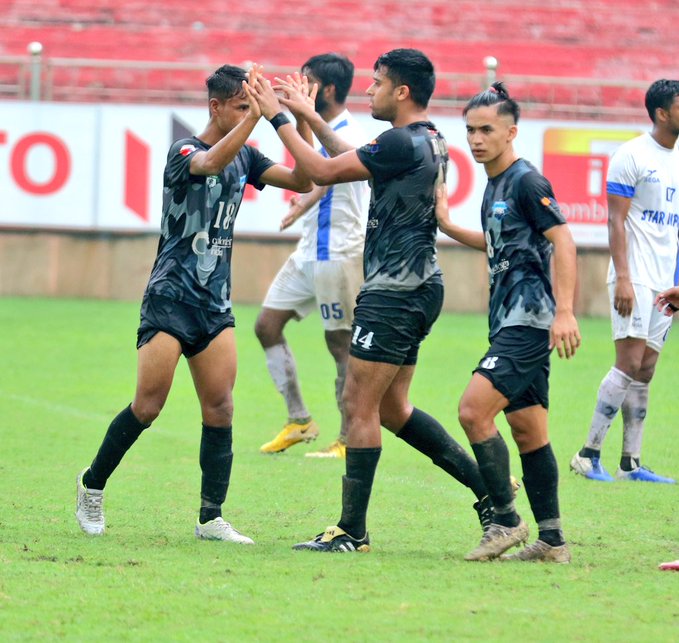 scorenowindia's tweet photo. DELHI PREMIER LEAGUE
MATCH 31

DELHI FC 4⃣ - 4⃣ RANGERS SC
Kouassi of Delhi FC is the Man of the Match

#DPL2022 #Delhi #DelhiPremierLeague #IndianFootall 
@FootballDelhi https://t.co/EYyJblC1vn