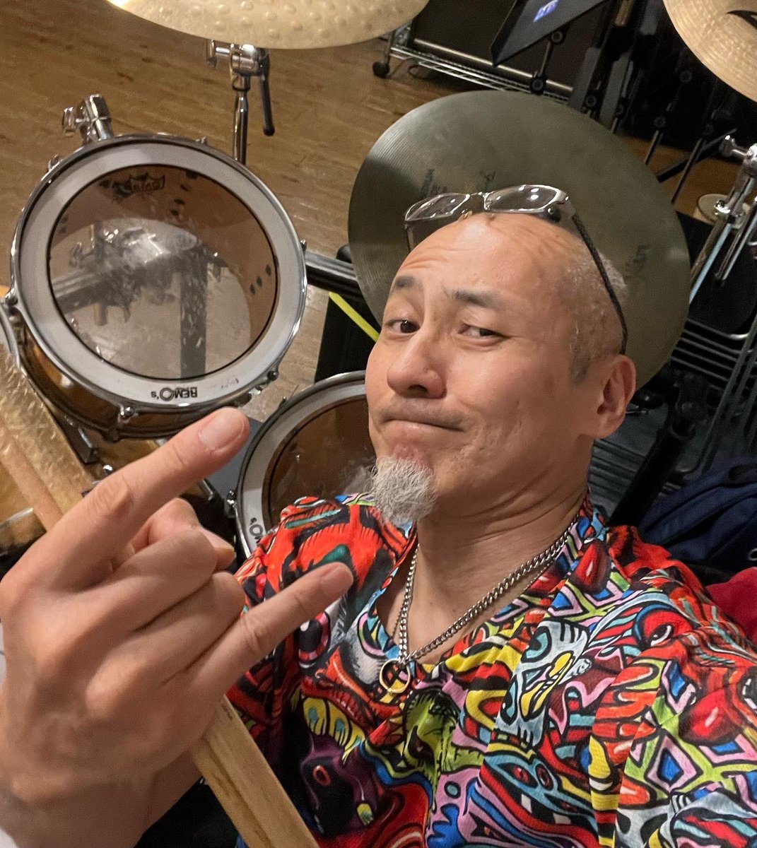 ChowrowG's tweet photo. う〜ん。。。。
相変わらずswarrrmは曲作りに励んでおりまする。
う〜ん。。。かなり変態なのが出来そうな予感。。
素敵な予感😆😆

お疲れ様でしたぁー https://t.co/3rFnNRqhsQ