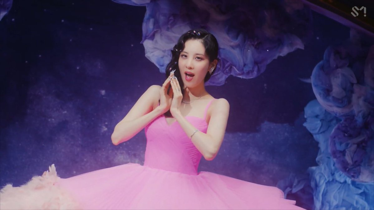 sseodanah's tweet photo. so forever 1 is snsd’s way of telling us that even though they have individual careers now they still love us the same and that it will go on forever, if that’s not BEST GIRLS idk what is 😭💗 https://t.co/gA66lgERKz