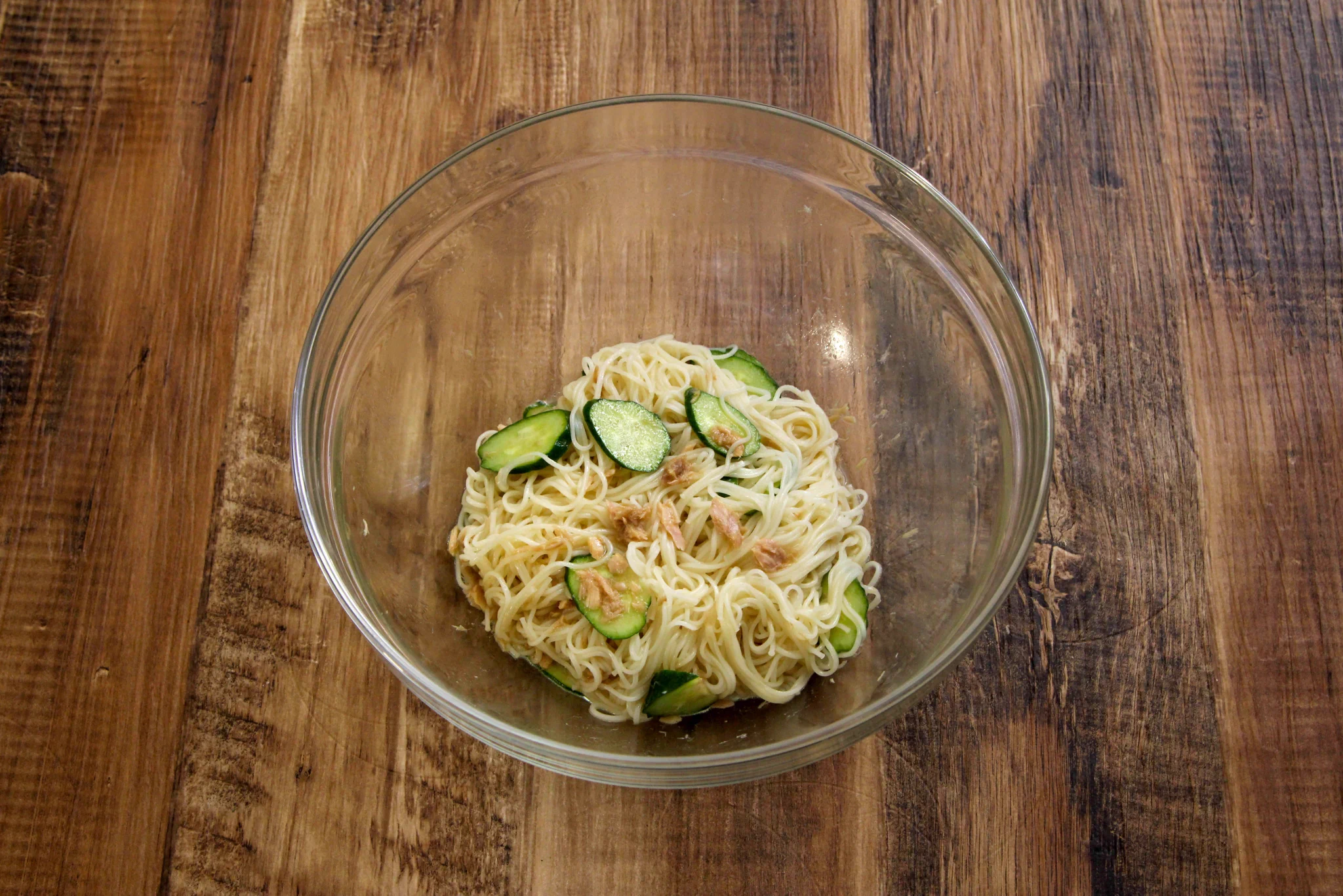 暑くて食欲がないというときでもさっぱり食べられちゃう？！きゅうりなどを使った「素麺」レシピ！