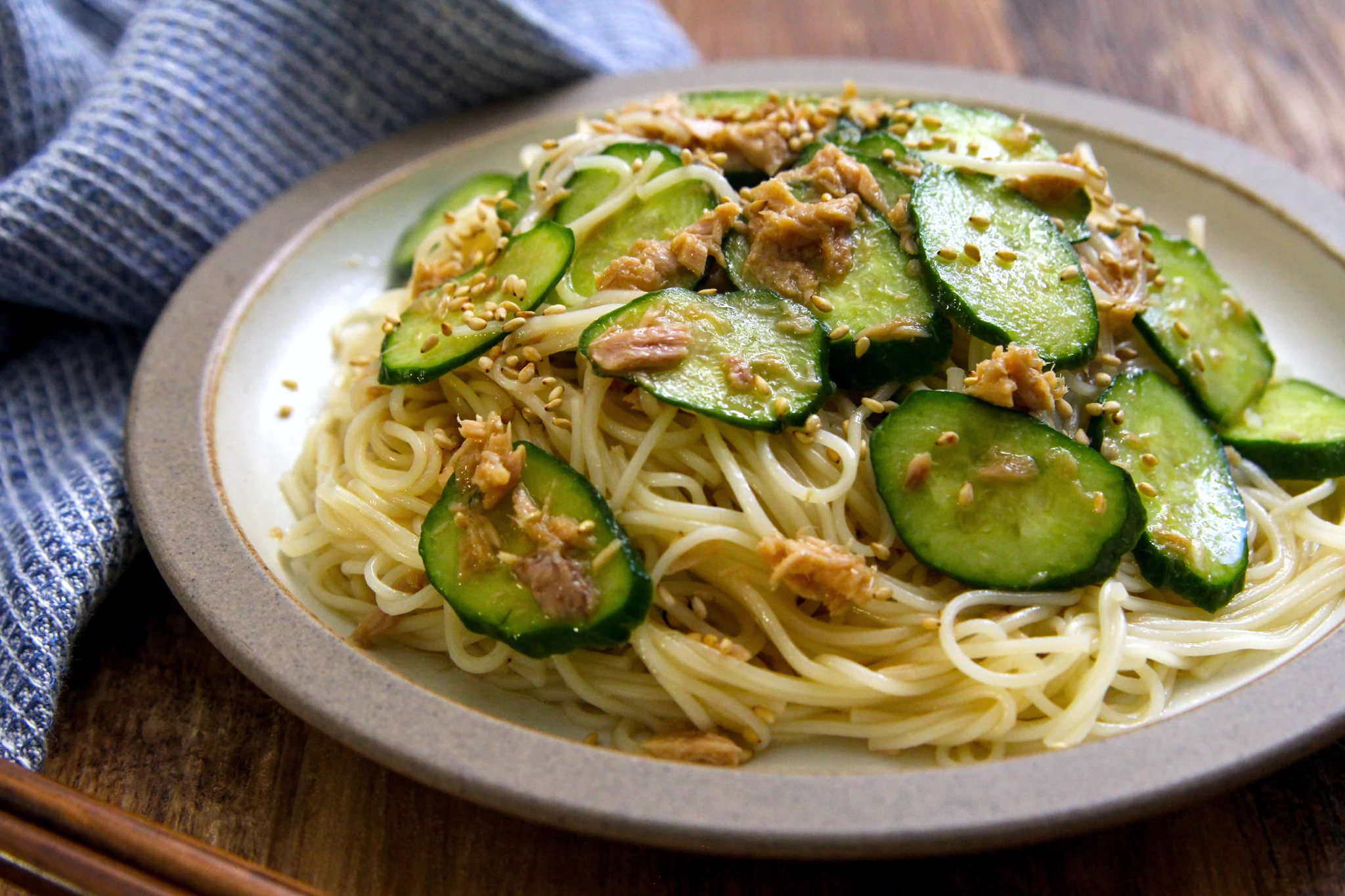 暑くて食欲がないというときでもさっぱり食べられちゃう？！きゅうりなどを使った「素麺」レシピ！