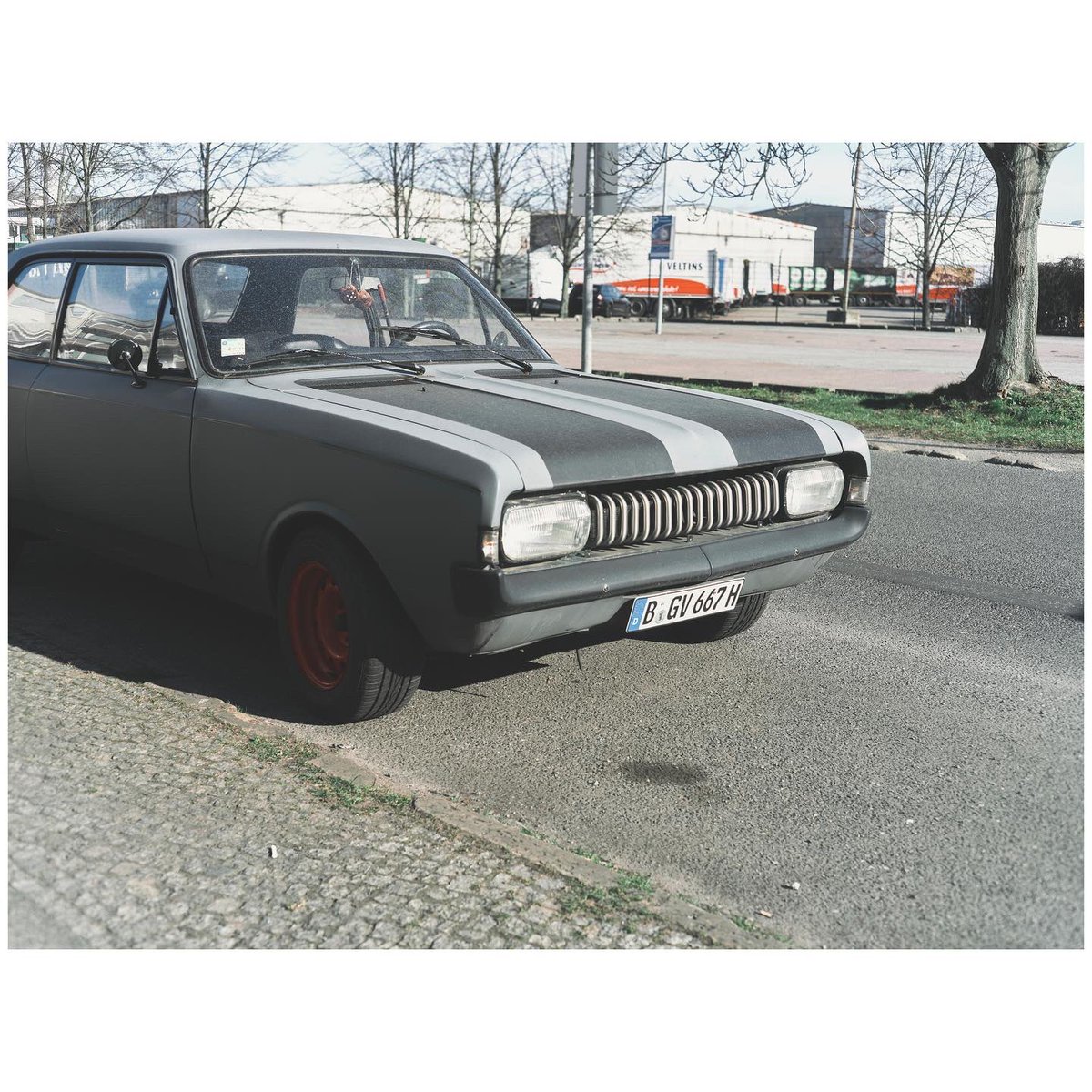 Cars found in Berlin

📷Fujifilm GFX50R + MC Rokkor 58mm/1.4

#berlin
#minolta
#fujifilm
#mediumformat
#lensonstreets 
#lensculture
#photographyislife 
#justgoshoot
#car
#cars
#vintage
#vintagecar 
#streetphotography 
#streetlife
#life_is_street 
#streetshared 
#streetshot