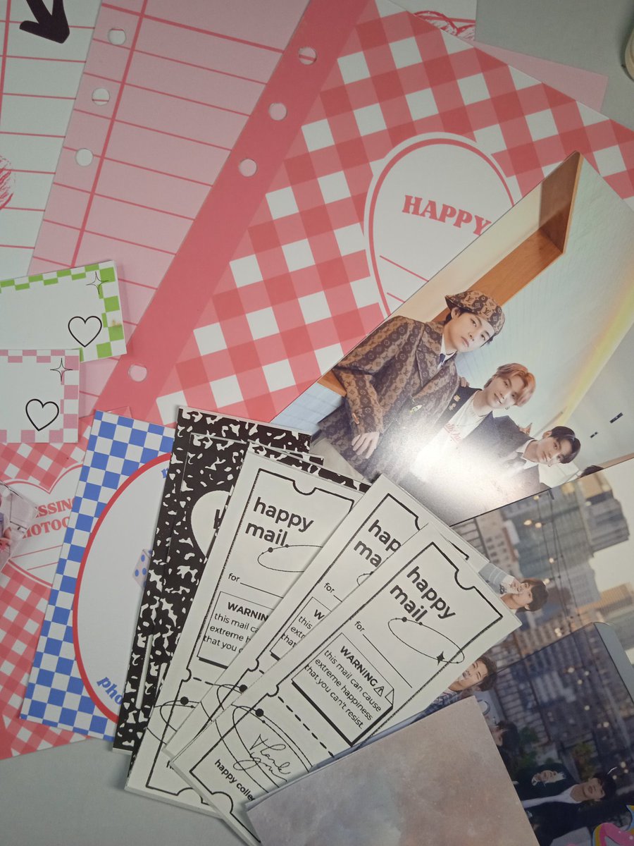 May Inch ba here? Free claim?
- 1 binder cover
- 2 binder fillers
- 2 mail tags
- 2 postcard from bts dicon
- 6 seal box mail (2 design)
- 2 binder pc filler
- 5 leaves notepad
- 2 prikula ma stickers (bts)