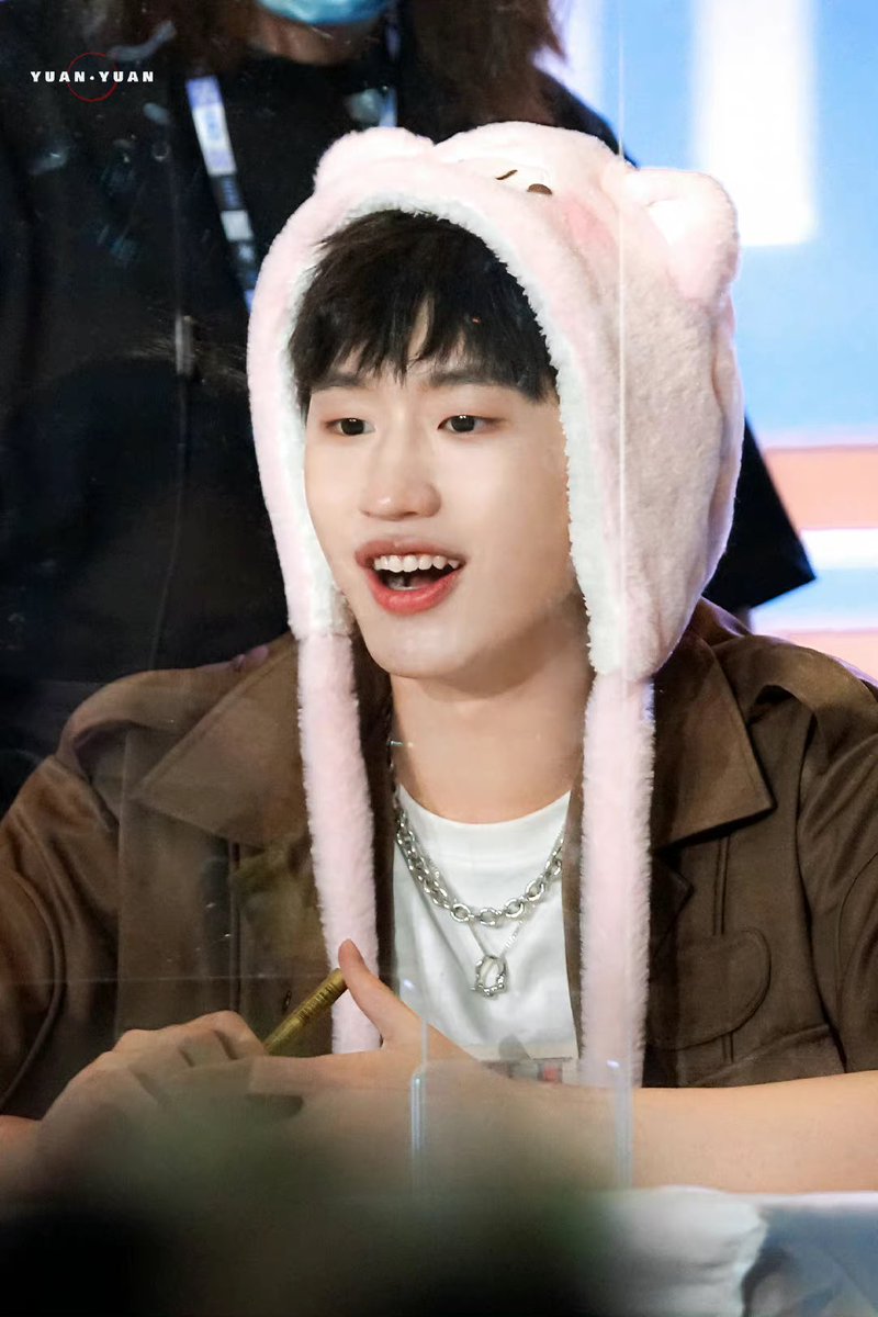 rxbxng29's tweet photo. มึงๆๆๆๆๆ กุตัียๆๆๆ https://t.co/jfIQtLeB4E