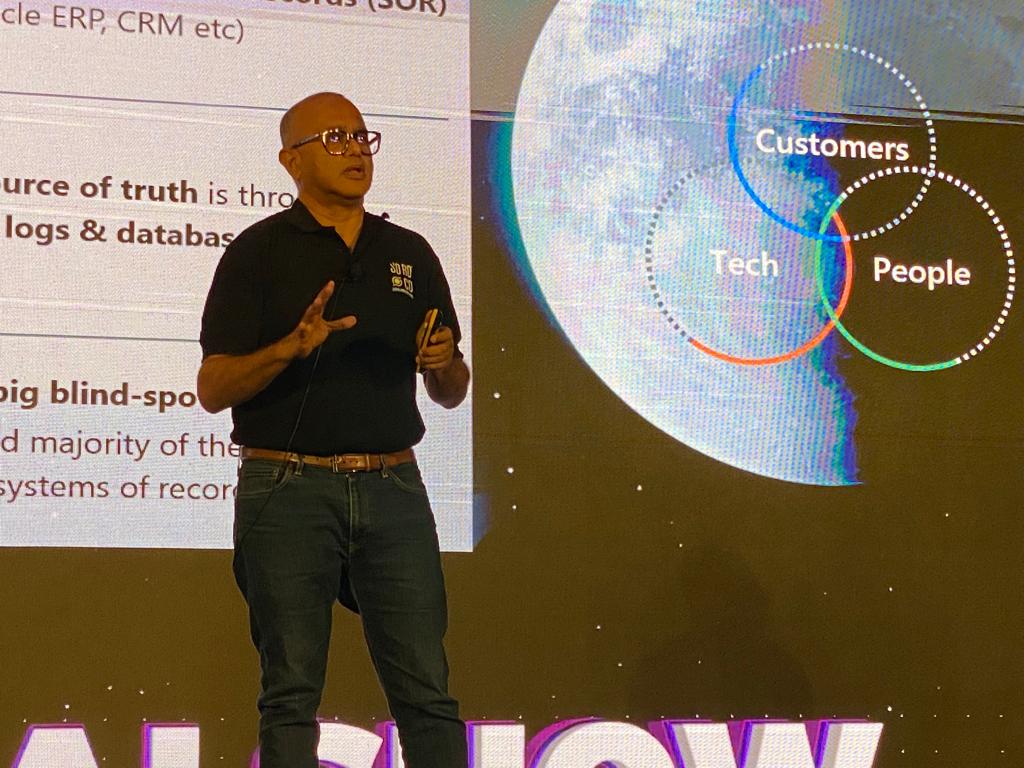 SorocoGlobal's tweet photo. @SorocoGlobal CEO Samson David discusses how the opportunity to leverage unstructured user data for supercharging transformation programs has never been greater at @WorldAIShow in Singapore.  

Trescon #workgraph https://t.co/pXcVGIKEff