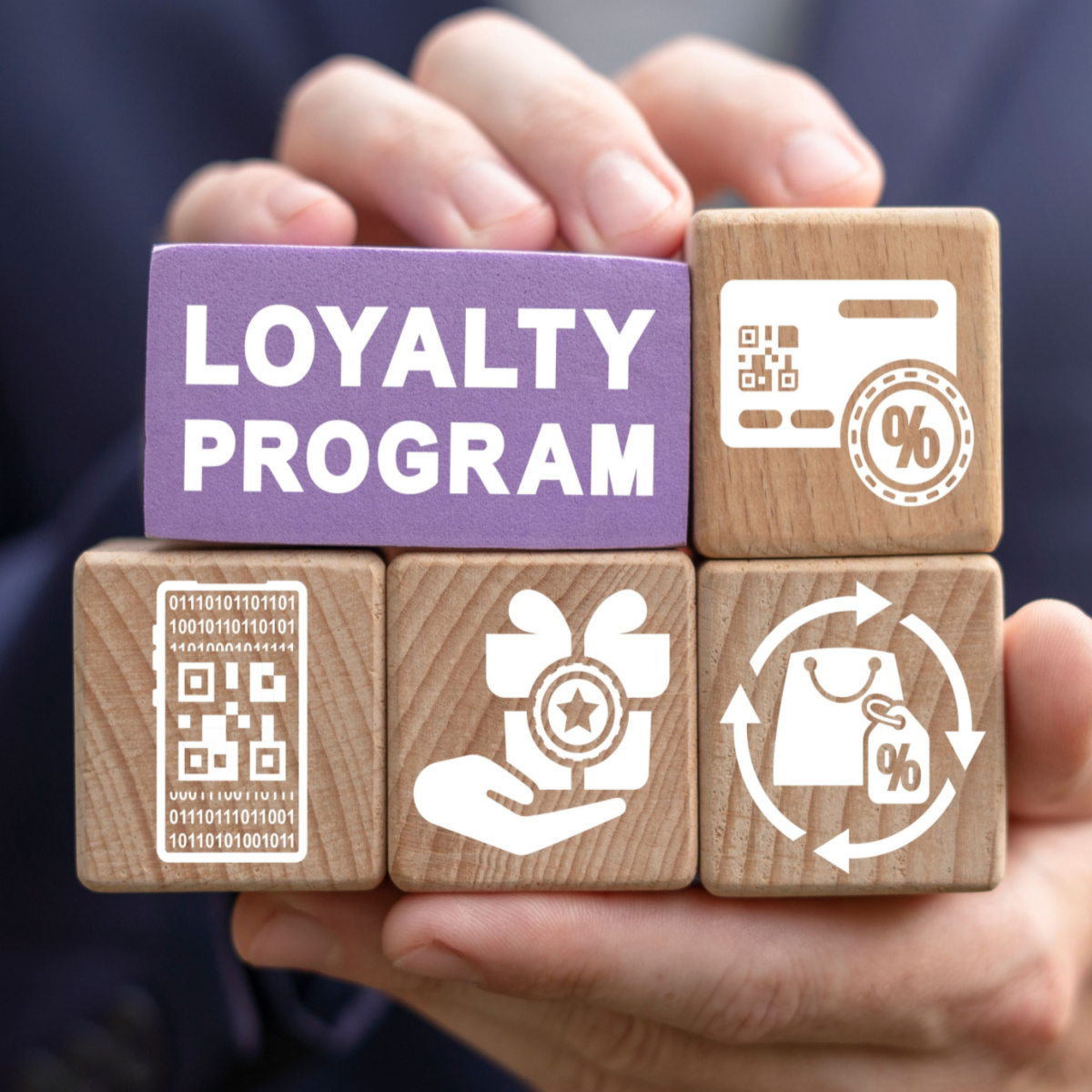 Interested in how #Rewards and targeted #Coupons affect customers in #LoyaltyPrograms?

In a new article @jretailing, @sebastiangabel2 (@RSMErasmus) and @d_h_guhl (@HumboldtUni) share some interesting findings. (1/3)


