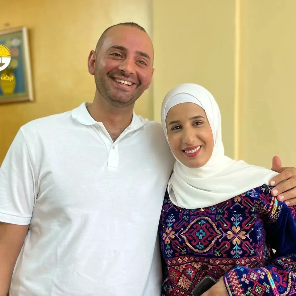 UKEAD_TR's tweet photo. 9 yıl aranın ardından özgürlüğüne kavuşan Kudüslü Ahmet Abid, İseviyye beldesinde aile üyeleriyle bir araya geldi.

#hepimizmeryemiz 
#Kudüs 
#ahmetabid
#özgürlük 
#zulüm https://t.co/C5pD9dkCsJ