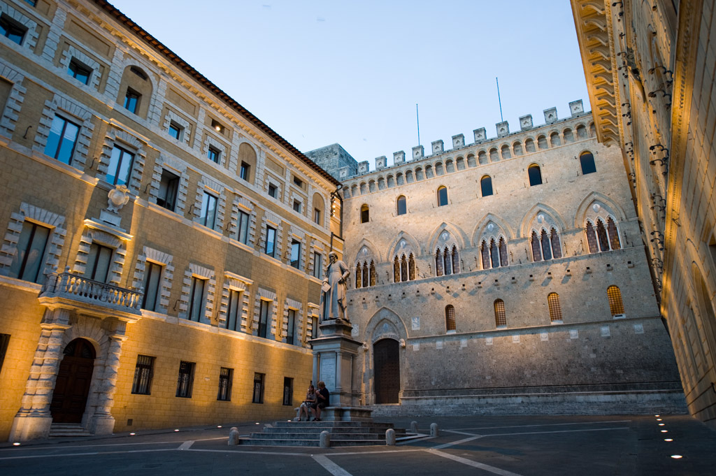 L'accordo su <a href="/Banca_MPS/">Banca MPS</a> è per certi versi storico, e sicuramente coraggioso: sia dalla parte della Banca che da quello dei #sindacati. Un accordo che rafforza il percorso di rilancio del Monte. 

#comunedisiena #siena #montedeipaschidisiena #luigilovaglio #accordomps