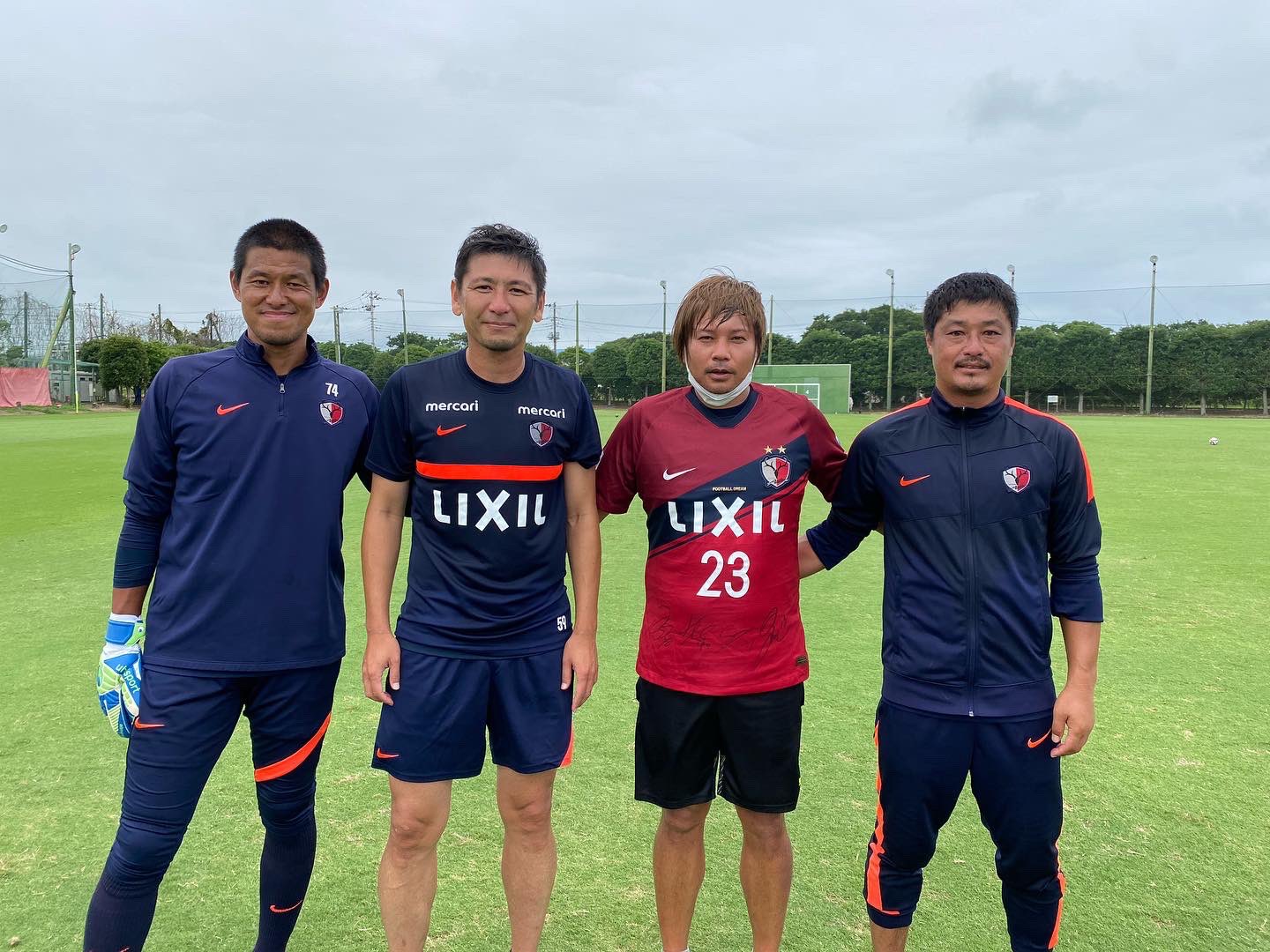 中田浩二 Koji Nakata 武士が鹿島にきたので4人で いつかはまた同期6人で写真撮りたいな 引退試合の時の写真も載せておきまーす 小笠原満男 曽ケ端準 山口武士 中田浩二 79年組 同期 T Co R7qwaag1yi Twitter 中田浩二 Koji Nakata 武士が鹿島にきたので4人で いつかはまた同期6人で写真撮りたいな 引退試合の時の写真も載せておきまーす 小笠原満男 曽ケ端準 山口武士 中田浩二 79年組 同期 T Co R7qwaag1yi Twitter