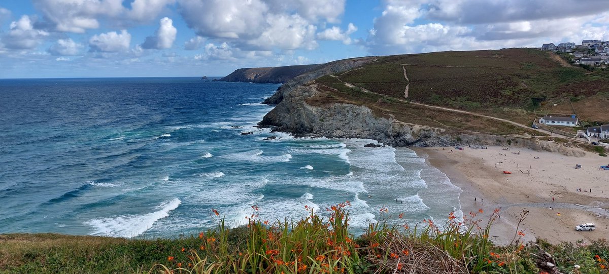 BevHunt72's tweet photo. So tide was in at #Porthtowan, the start of my #Walk16 of 55 to raise funds for #OneMedicine @HumanimalTrust..to find out more and/or donate please click on link below..have turned inland now..avoiding the MOD land and being searched π..
https://t.co/9UUUGXoP5Q https://t.co/YzYWtoYeeN