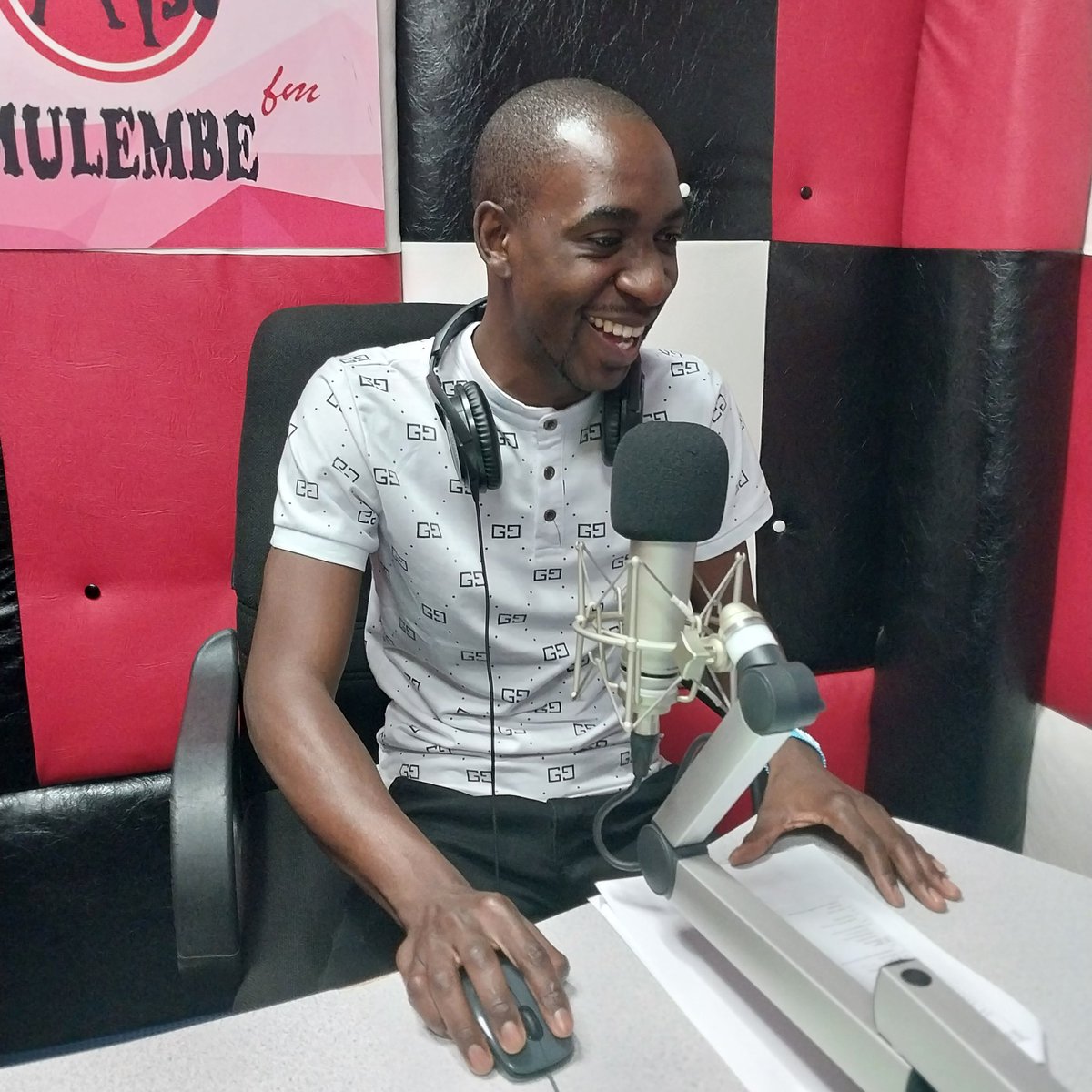 Twendeee naloooo...#Bazeyetu nayooo ndani ya show konki <a href="/andati_nelson/">Omwana Wa Chifu</a> <a href="/Mulembe_FM/">MulembeFM</a>