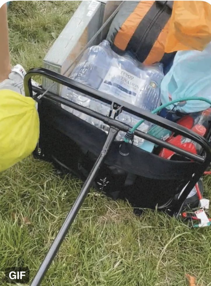 GEM0's tweet photo. @dunnesstores hi, I messaged about the faulty festival trolley.  The wheels collapsed after taking 2 steps.  As it was €60 and I could not bring it back up with me how do I get a refund thanks. https://t.co/hQNyR6tth8