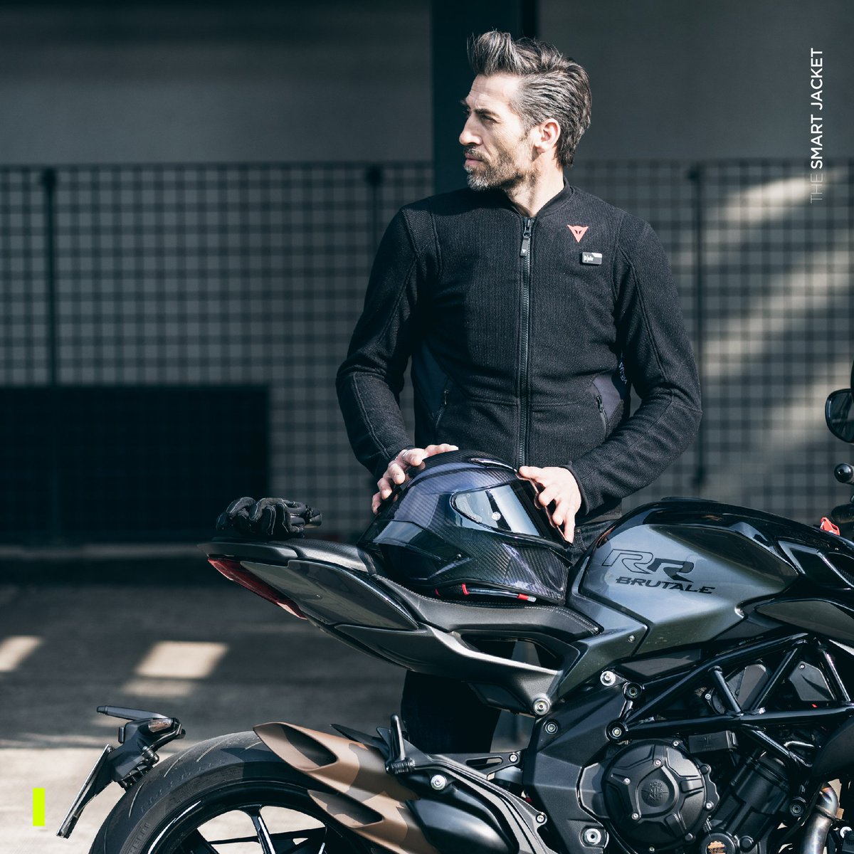 dainesejapan's tweet image. D-air®エアバッグテクノロジーを搭載したメッシュジャケット "SMART JACKET LS(Long Sleeve)"。
耐摩擦性に優れたメッシュ素材、肘と肩にPro-Armorを装備。暑い日の外出やツーリングに最適です。

"SMART JACKET LS"
dainesejapan.com/product/1D2002…

#dainese #ダイネーゼ
#SmartJacket #スマートジャケット