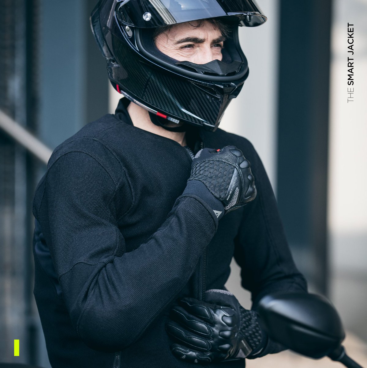 dainesejapan's tweet image. D-air®エアバッグテクノロジーを搭載したメッシュジャケット "SMART JACKET LS(Long Sleeve)"。
耐摩擦性に優れたメッシュ素材、肘と肩にPro-Armorを装備。暑い日の外出やツーリングに最適です。

"SMART JACKET LS"
dainesejapan.com/product/1D2002…

#dainese #ダイネーゼ
#SmartJacket #スマートジャケット