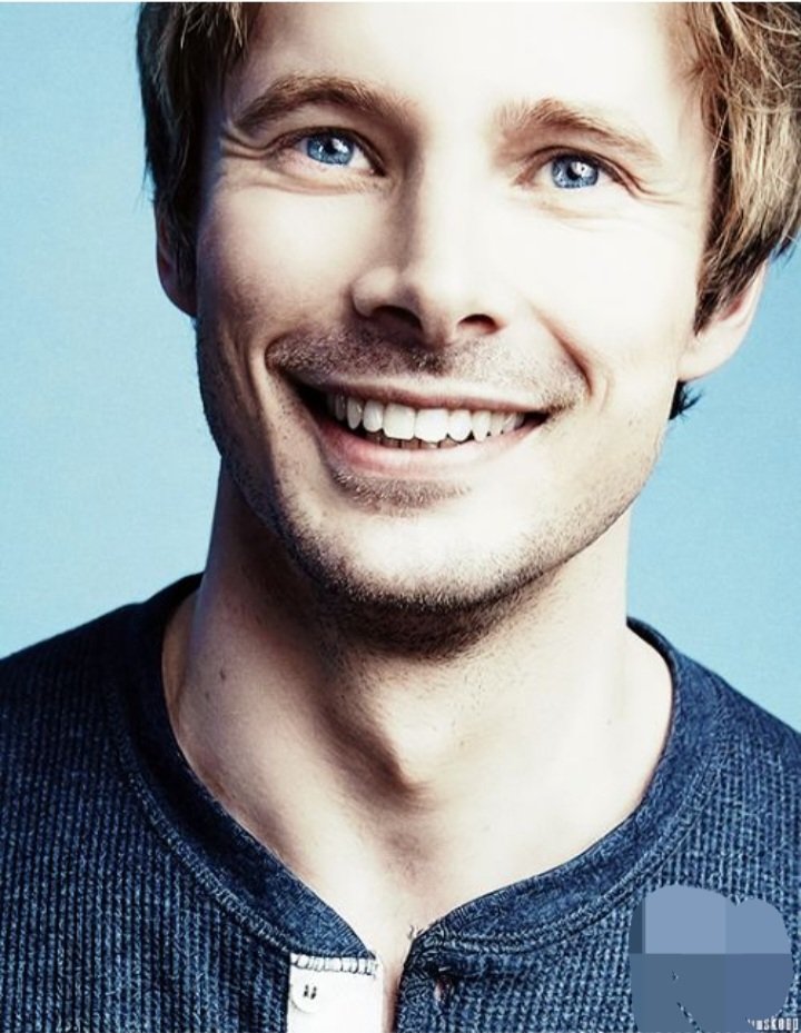 francymerlinda's tweet photo. What a beautiful are this boy..💕❤️💙 bradley james  #wonderfulactor source pinterest https://t.co/LbUBfYkOIy