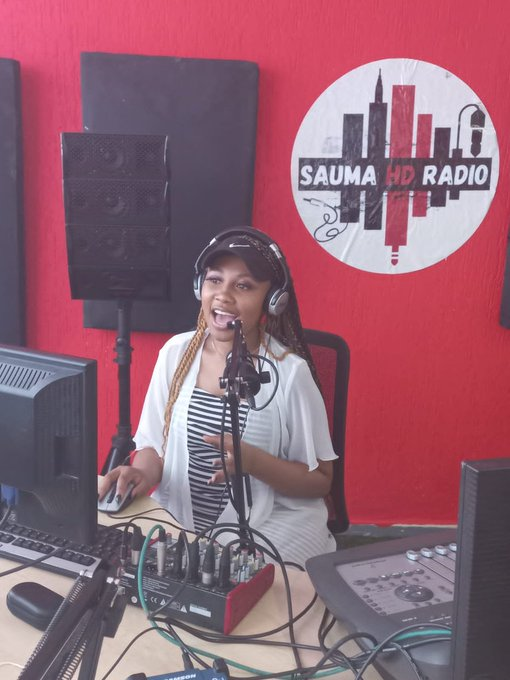 Saumahdradio's tweet photo. Your morning feels on us with The Breakfast Club.
Givin you your cup'a tea your cup'a coffee and your cup'a everything nice 6:30 till the hour of 9 w. Mathapelo Ngwanana Mosotho ( @Bello_Smallz )
#TBC #MohaleOnTheRecord #sauma #fridaymorning #TGIF https://t.co/soYJOfqEYi
