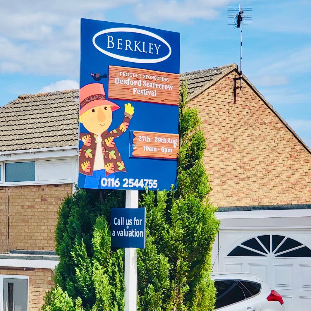 boards4agents's tweet photo. What do you think of these boards we've printed & installed on behalf of @berkleyestates? We think they’re going to make a lot of people smile! It’s great to see @berkleyestates using the boards to support the local community.#Boards4Agents #forsaleboards #estateagents #desford https://t.co/lpJTIavQUz