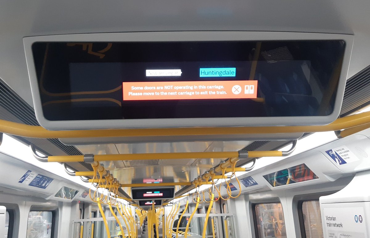 craig_halsall's tweet photo. #HCMT set 30 refusing to open doors at Huntingdale
Seems ok again now
#PakenhamLine
#CranbourneLine https://t.co/WspF9jlxcO