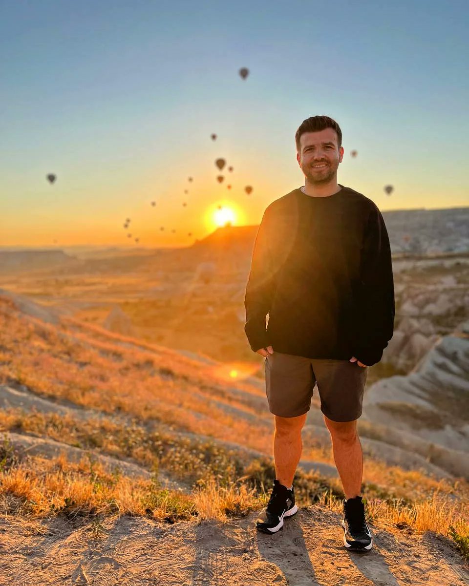 semihtaskinn's tweet photo. 🏜️🌵🐫🧡🎈 https://t.co/4sJfsqTPPd