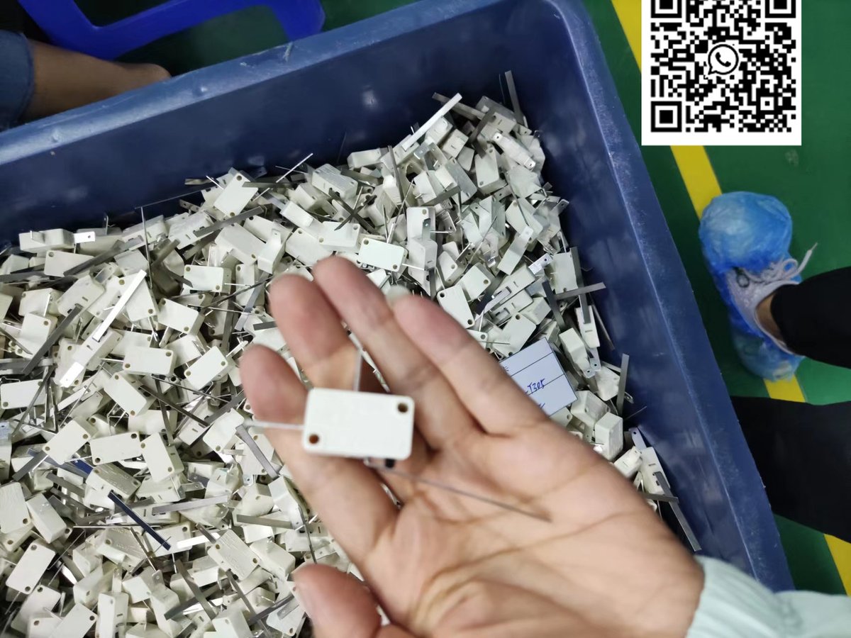 MicroswitchC's tweet image. china micro switch manufacturer 
We are provide : R&amp;amp;D and manufacturing for various micro switches 
automotive switches 
home Applicance switches 
waterproof switches 
pressure switches 
electronic components switches 
door switches 
air pressure switch