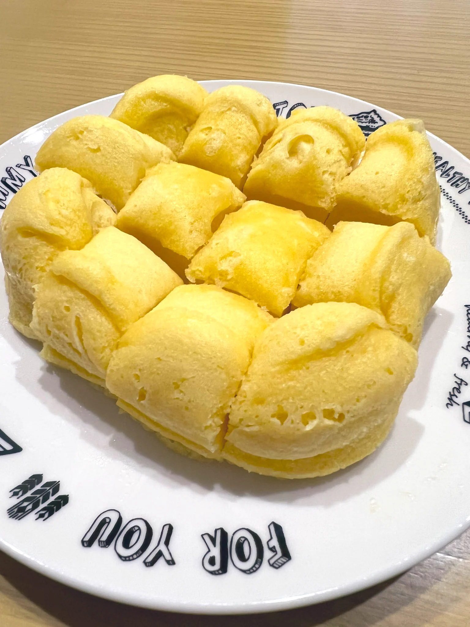 おやつに♡
カットするときに潰れちゃったけどマジで美味しい〜🤤💕みんなであっという間に食べちゃった🤣
砂糖はラカントで✨️  