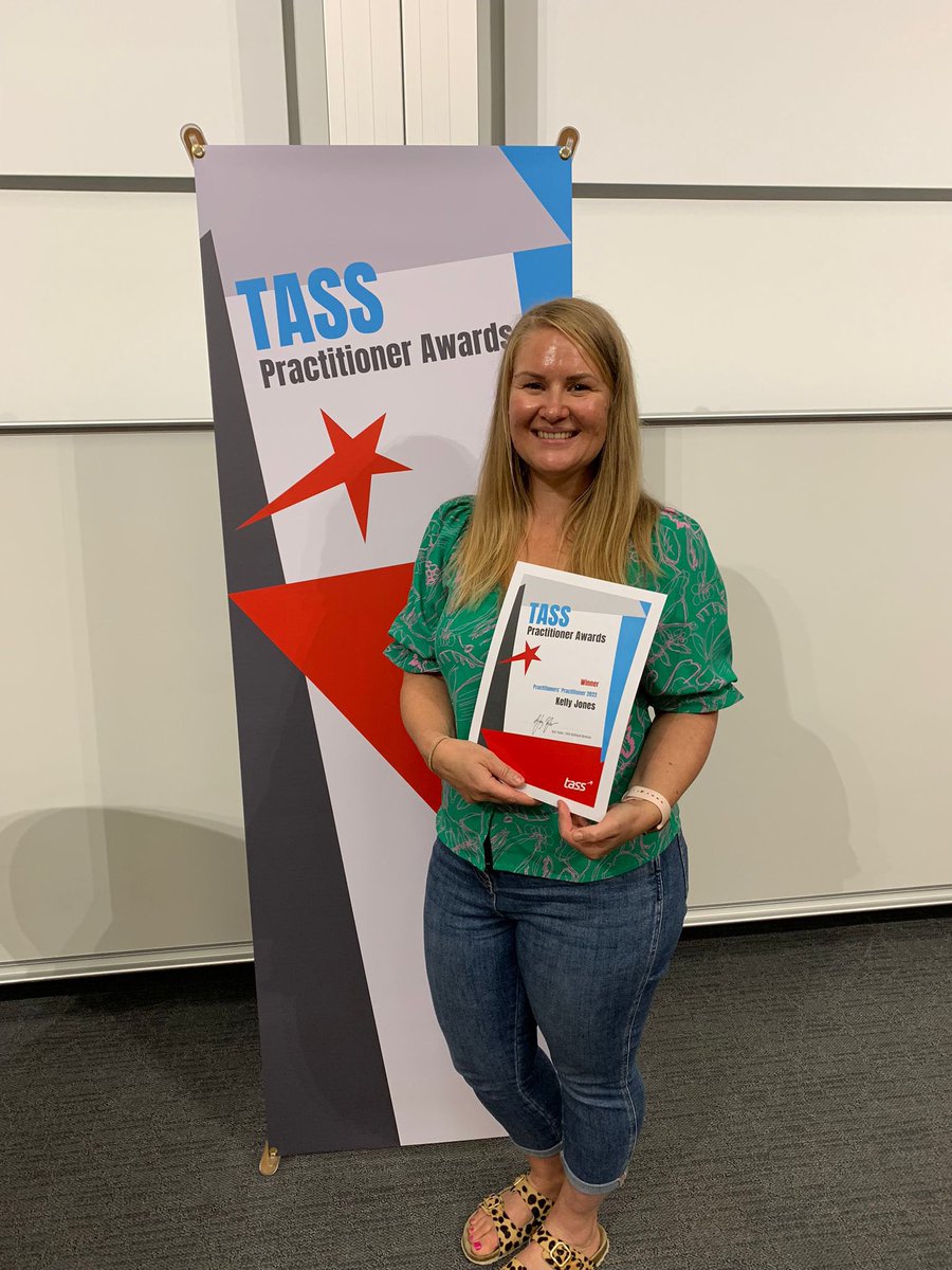 Kelly Jones tweet media