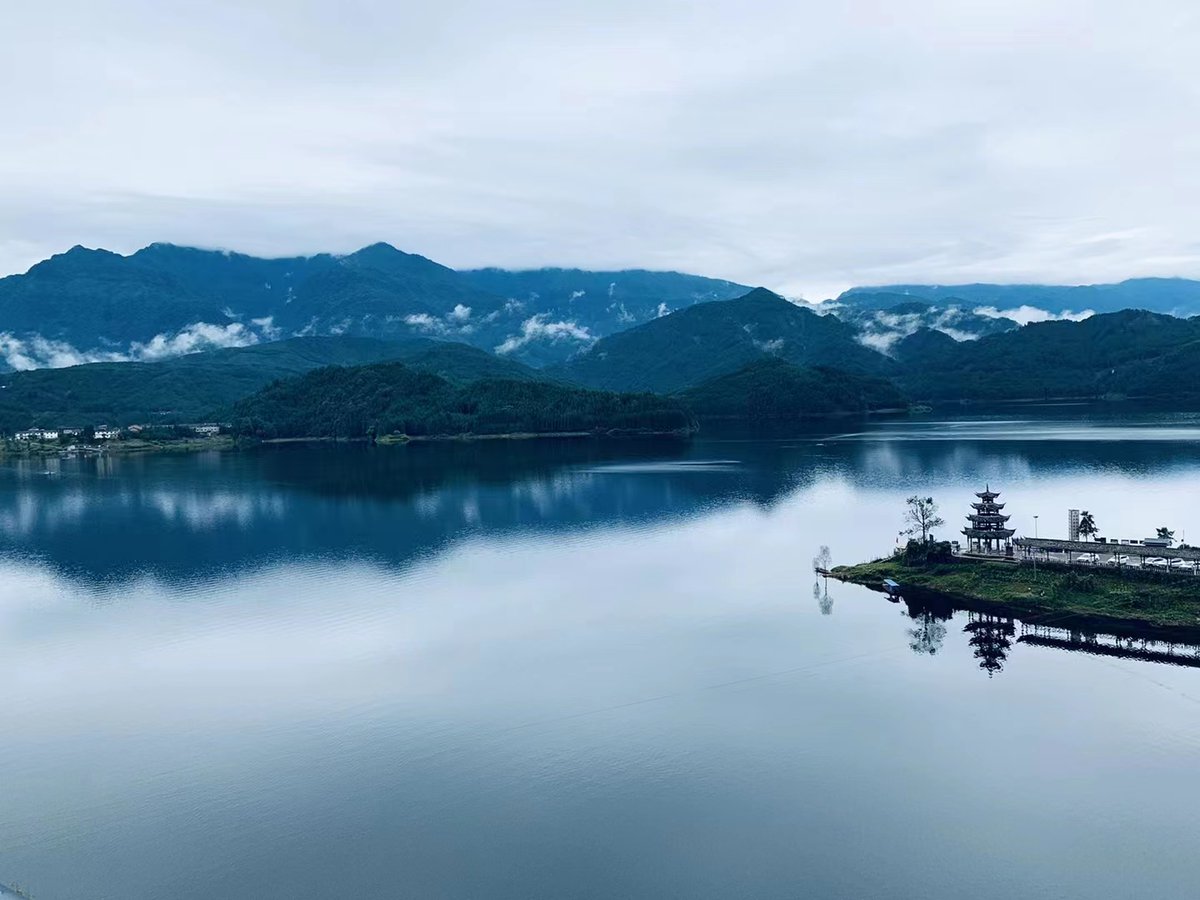 bbdshine's tweet image. lake 3