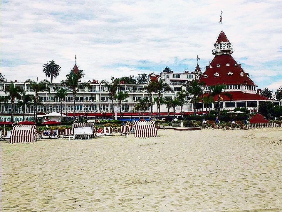 The San Diego's beachfront legend. 🇺🇸

 #staycation #hoteldelcoronado #coronadoisland #sandiego #california #usa #beach 
#socal #goldenstate #unitedstates #travel #tour #igersmanila #instatravel #wanderlust  #iloveendlesssummerph  #endlesssummerphgoestocalifornia
