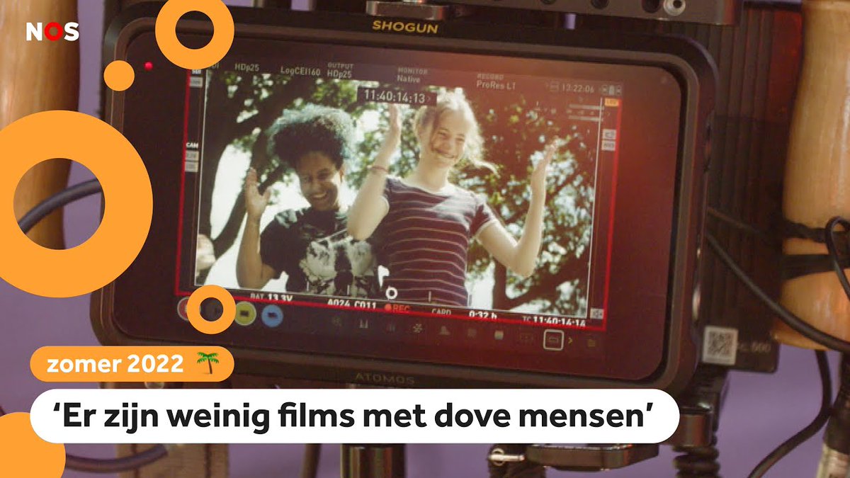 Het Jeugdjournaal ging op bezoek bij een filmset. De hoofdpersonen zijn de dove Mae en de slechthorende Douae. Het is de 1ste keer dat ze acteren, en dat ze het in #gebarentaal mogen doen is extra speciaal! 

Waarschijnlijk komt de film eind dit jaar uit
🎬ow.ly/L8zJ50KbTPu