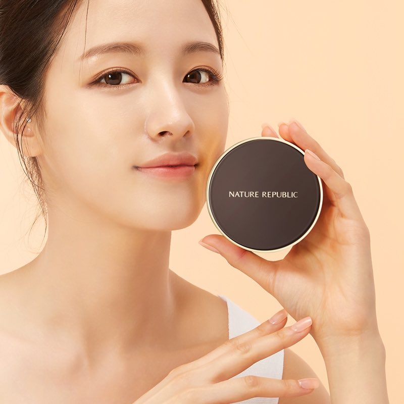oyseunghee's tweet photo. ginseng ampoule two way cake from nature republic! ♡ thank you thank you https://t.co/sGG0zIQBSv