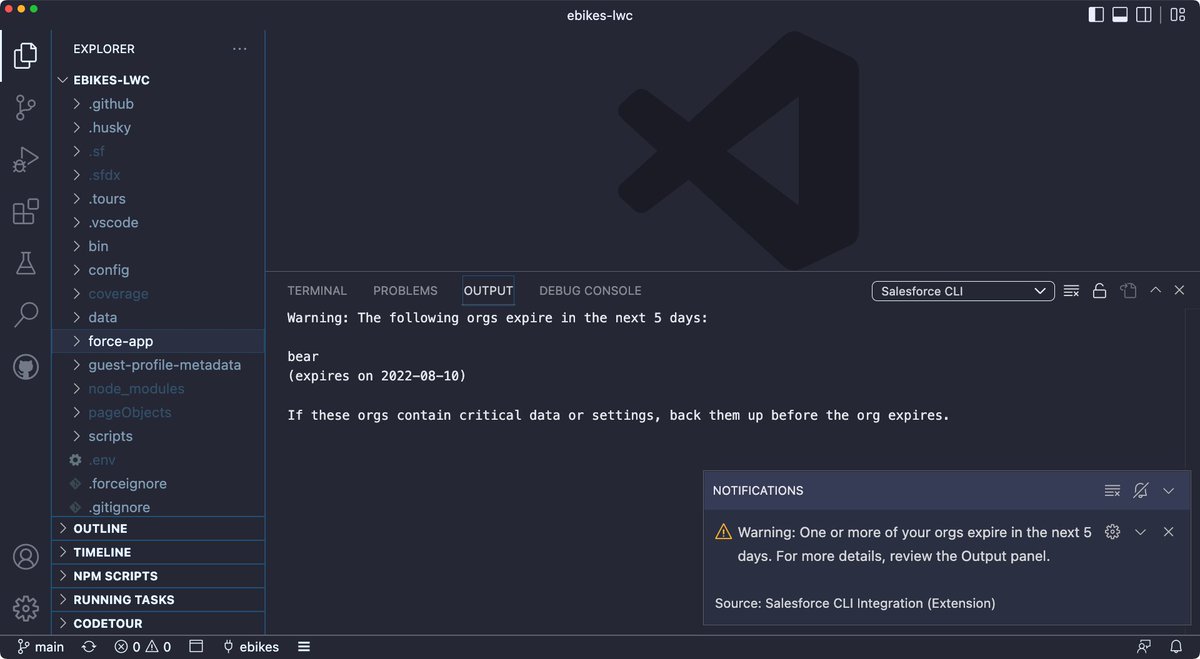 Neat feature from the #Salesforce <a href="/code/">Visual Studio Code</a> extensions: there's a warning that pops up to remind you about Orgs that are going to expire.