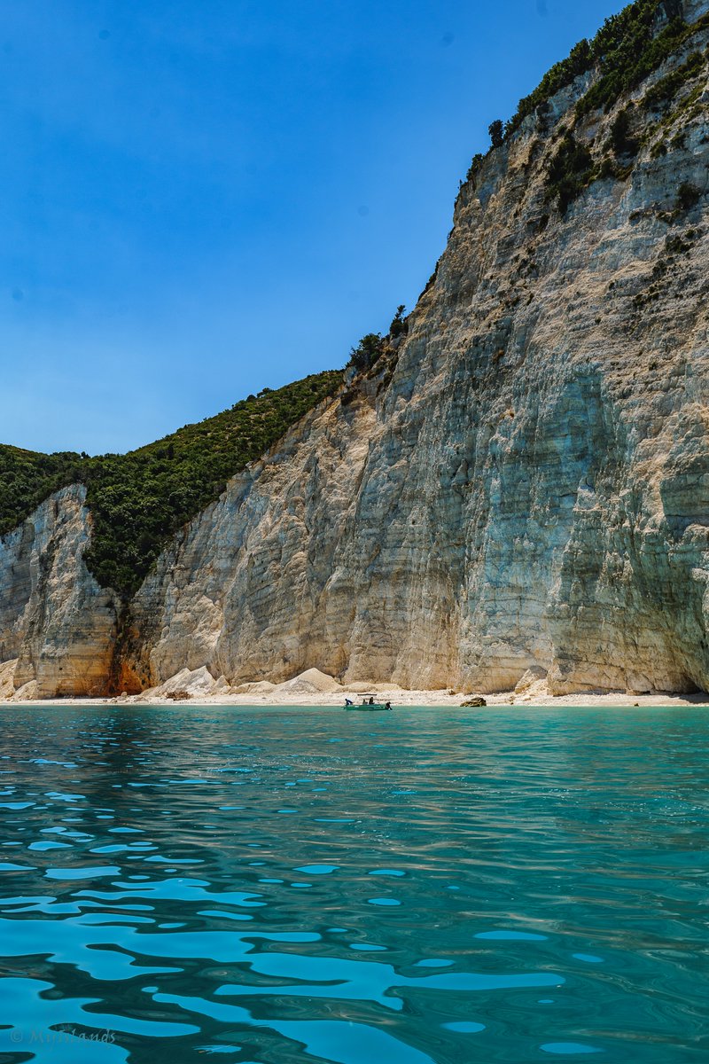 Cliffs at Fteri Beach, Kefalonia.

villa-demeter.com

#kefaloniaisland #Kefalonia #kefaloniagreece #κεφαλλονιά #Κεφαλονια #villademeter

#coast #beach #sand #sea

#islandlife #island #greece #greece🇬🇷 #bestplaces_greece #photography #travel #outdoors #MyIslands