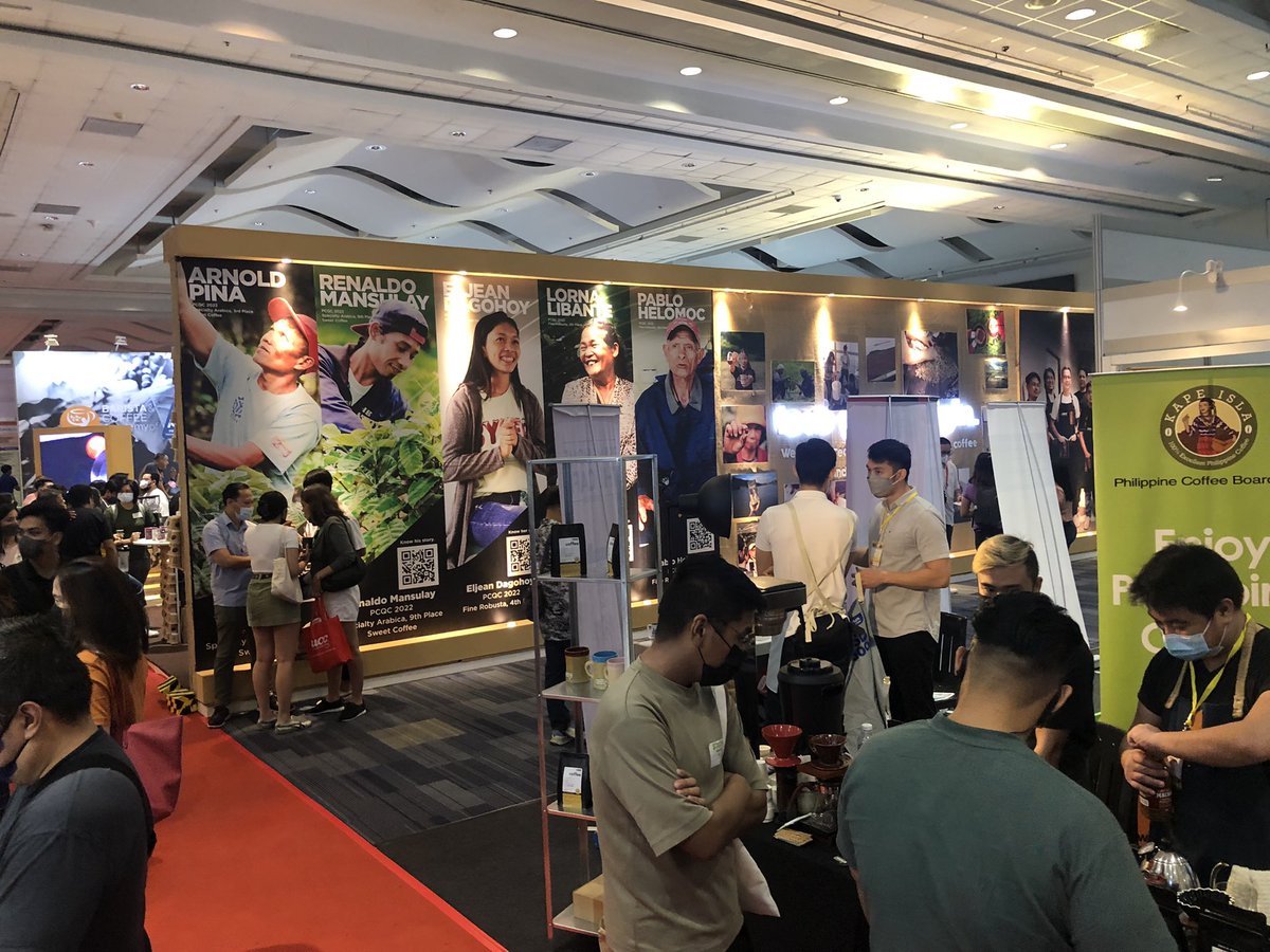 kirakirakat's tweet photo. At #WOFEX AAAA I love coffee i wanna learn more about coffee and open a cafe / art store one day https://t.co/VEutfVJ4q3