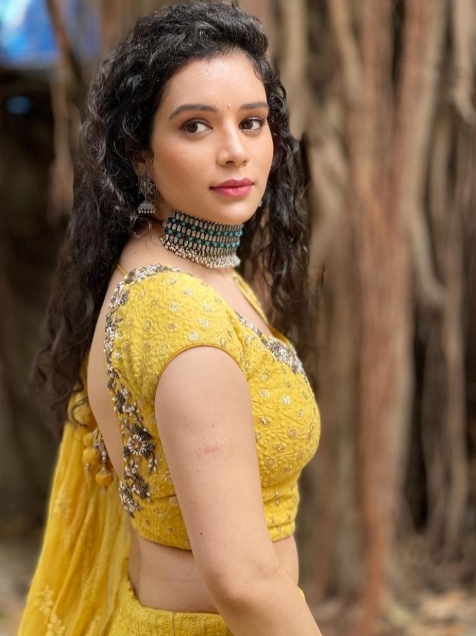 Dreamgirl_Sukku's tweet photo. #PiyaJaiswal and #Maithli from #PKYEK
#DebjaniThakur from #DWTG
#Saundarya from #ChausarSavdhaanIndia
#AliaShroff from #S9MK 
All portrayed by one and only - #SukirtiKandpal ✨✨✨
Waiting for her next project eagerly. https://t.co/T2oeDhsaQl