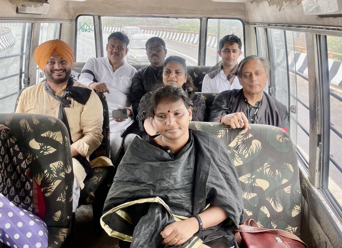 Despite protesting peacefully, with no hint of violence or misbehaviour, @incIndia MPs have been detained at Vijay Chowk & are being carted off to a police station. This is unnecessary & undemocratic