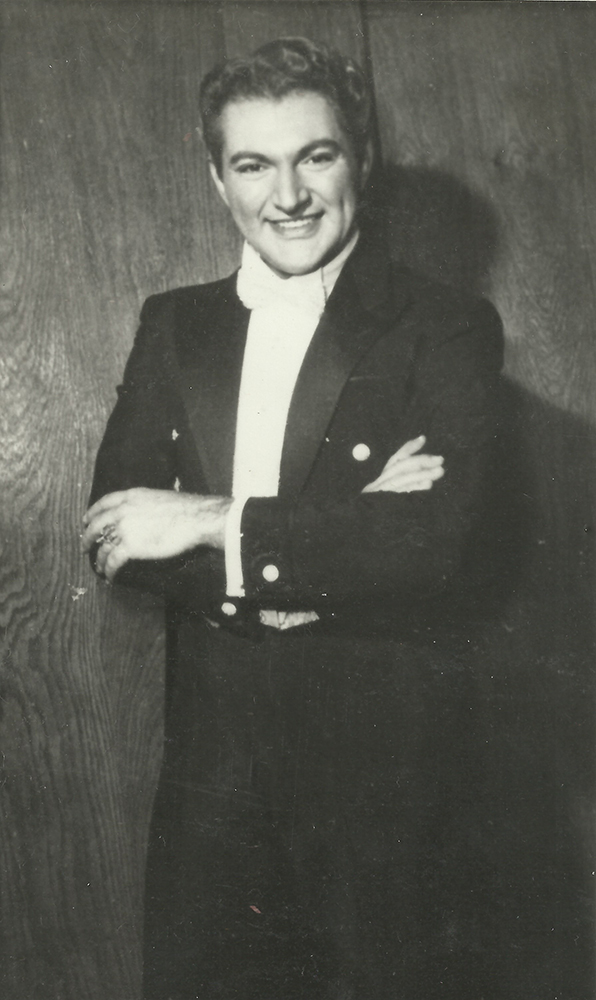 TweetingNeil's tweet photo. #Liberace, 1958 https://t.co/LYV8YzE5Yv
