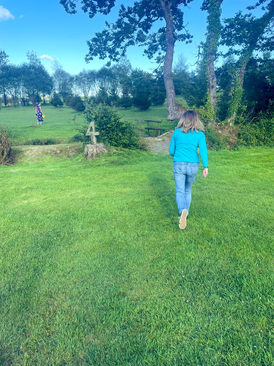 jolaujo1989's tweet photo. Dietitians by Day .. Frisbee golf friends by night ⛳️. Don’t worry we won’t be giving up the day job! #teamspirit #getoutandgetmoving #picnicparty #frisbeegolf https://t.co/U9YXDy3Gfh