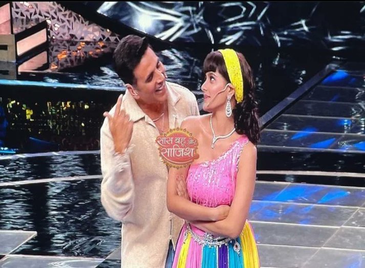 I am not ok,its real or I am dreaming ?
Whatever but I always want live this dream world 😭✋
#AyeshaSingh #AkshayKumar 
#ravivaarwithstarparivaar #saijoshi
#RWSP