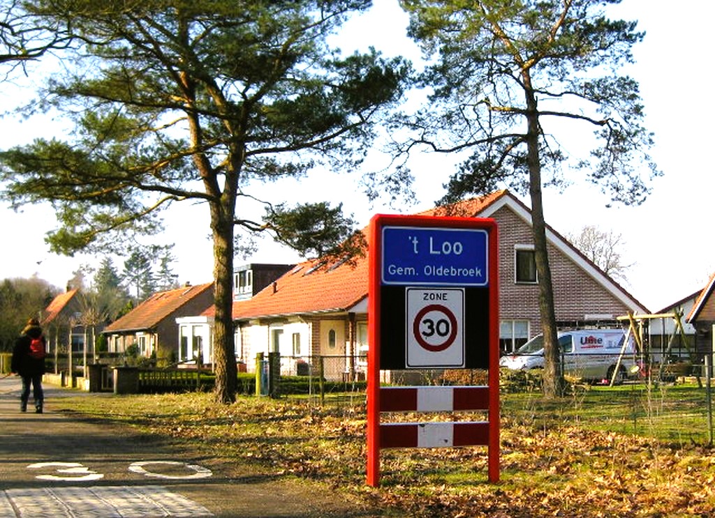 fieggentrio's tweet photo. 't Loo https://t.co/tOBDznV3pY
't Loo is een klein dorp in de gemeente #Oldebroek aan de rand van de #Veluwe, in #Gelderland, onder de rook van de A28.
5 wallpapers
#tLoo #travel #tourism #dorp #village #村庄 #Nederland #Netherlands https://t.co/2jqGdntIjp