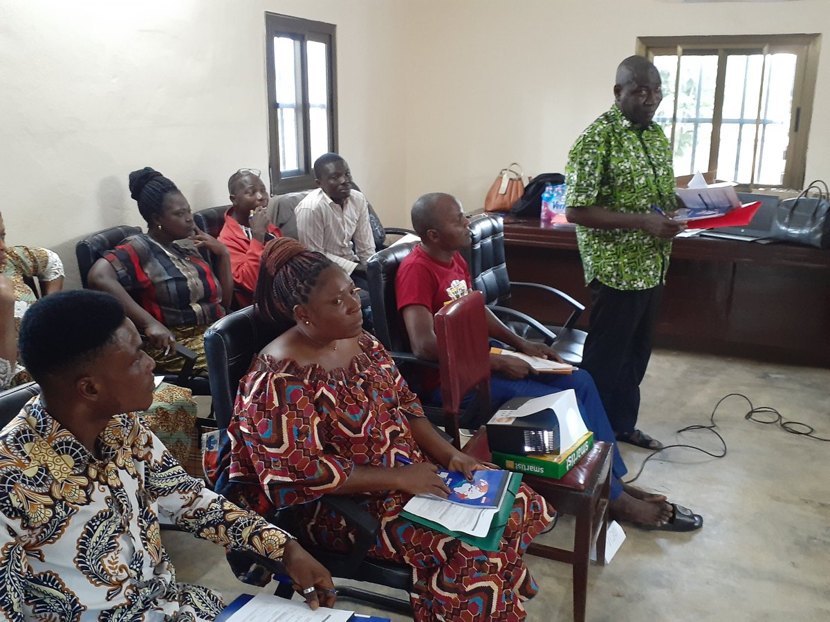 AfeliJeanne's tweet photo. @UNFPA_TOGO
@UNFPA_WCARO
Des jeunes/ adolescents et leurs parents/tuteurs renforcés dans les thématiques de l'éducation complète à la sexualite(ECS) dite  (Education aux valeurs et à la santé sexuelle) du 1er au 05 août dans la préfecture de Vo au Togo
Financement UNFPA/ONUSIDA https://t.co/C1BFXUM4og